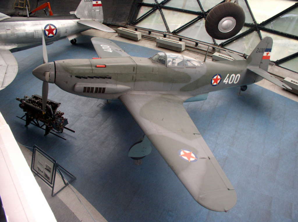 Na obu zdjęciach: S-49C w Muzeum Lotnictwa Jugosłowiańskiego w Belgradzie (fot. Belgrade Aviation Museum Photo Archive na licencji Creative Commons Uznanie autorstwa 3.0)