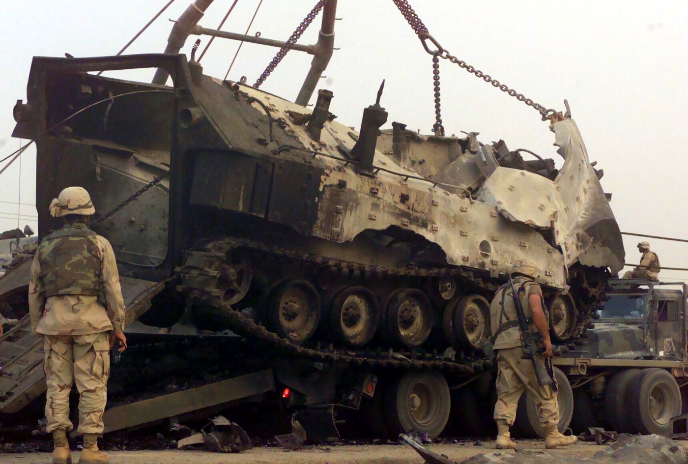 Jeden z AAV zniszczonych pod An-Nasirijją (fot. Master Sergeant Edward D. Kniery, USMC)