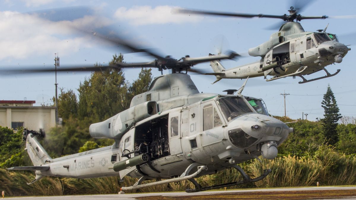 UH-1Y (fot. US Marine Corps / MCIPAC Combat Camera LCpl. Jesus McCloud)