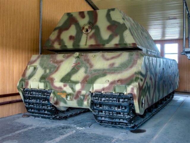 Panzerkampfwagen VIII Maus w Muzeum Czołgów w Kubince