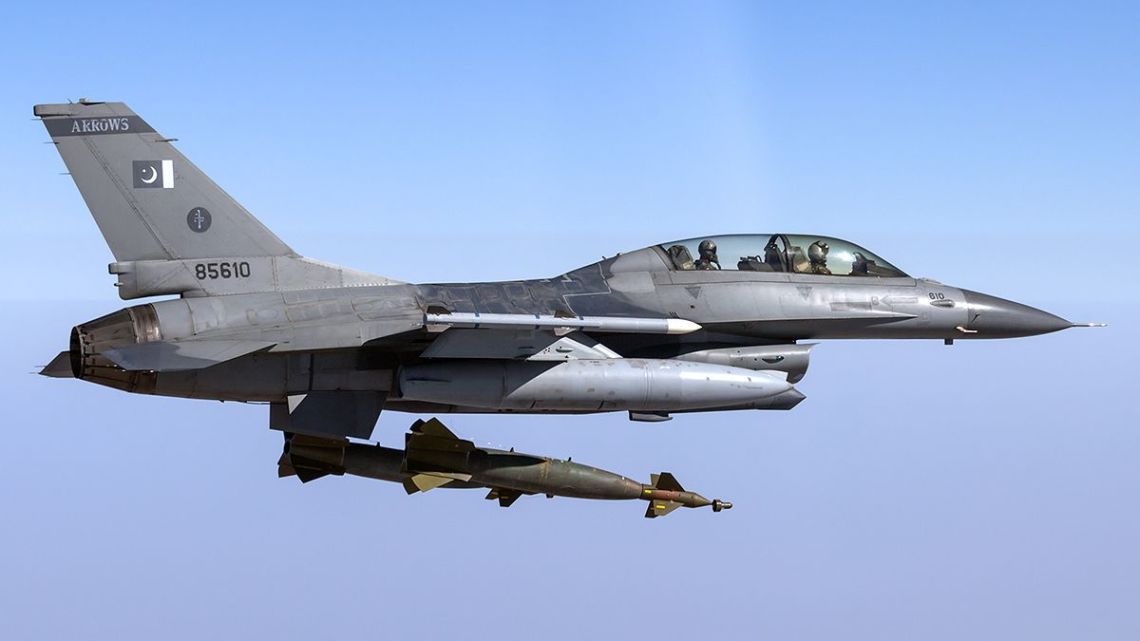 pakistan f-16