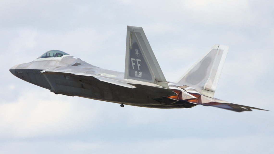 f-22 raptor su-24 syria