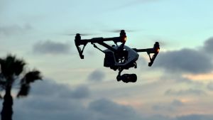 drony zagrożeniem dla samolotów