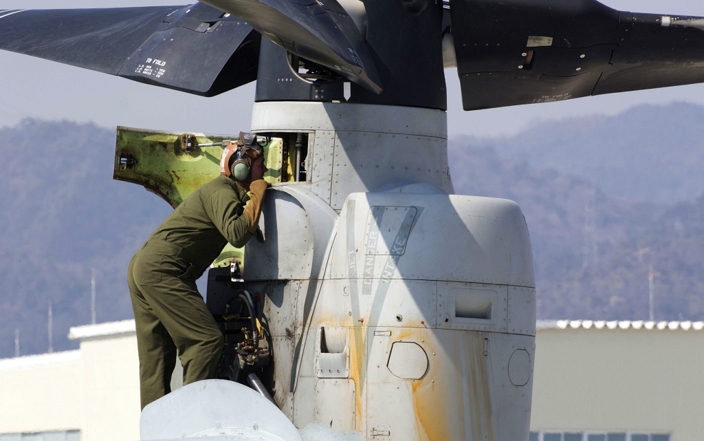 Awaryjne lądowanie MV-22 i F/A-18C USMC w Japonii | Konflikty.pl