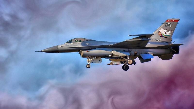 Pożar F-16 podczas startu z lotniska w Teksasie | Konflikty.pl