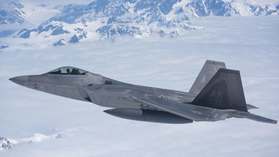 USAF testuje operacje rozproszone z udziałem F-22 | Konflikty.pl