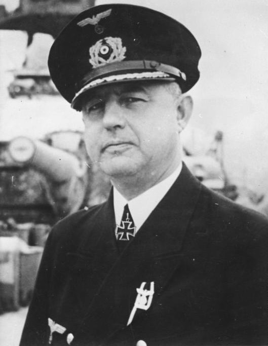 Kurt-Cäsar Hoffmann, dowódca pancernika Scharnhorst