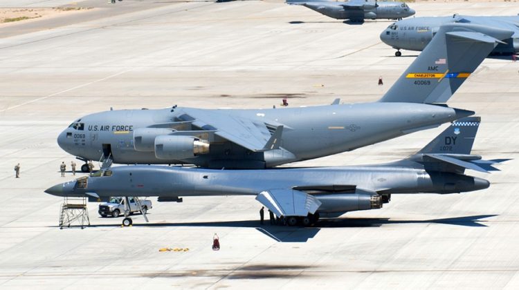 Samolot arsenał USAF: B-52, B-1, a może C-17?