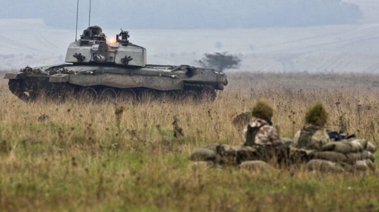 British Army jeszcze bardziej okrojona, za to lekko zamerykanizowana