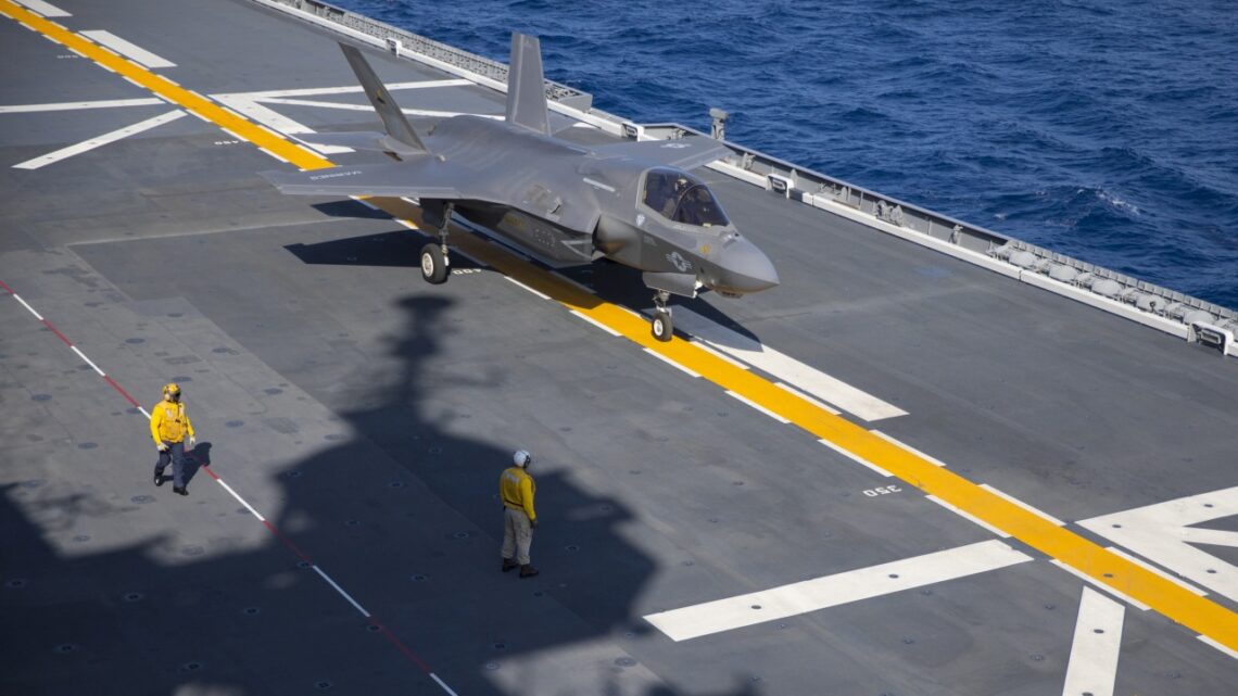 F-35B na pokładzie Izumo