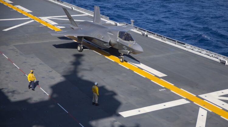 F-35B na pokładzie Izumo