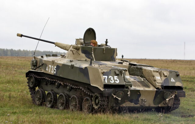 BMD-2 widoczny od tyłu