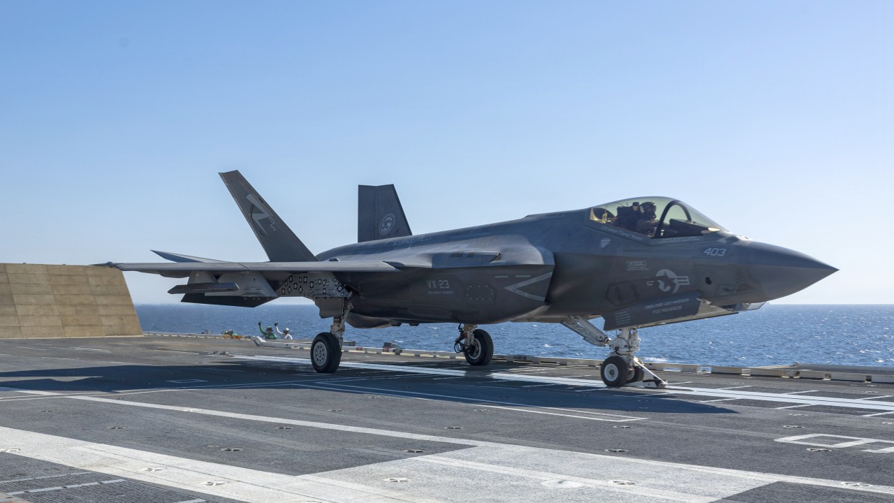 Pierwszy F-35C na lotniskowcu typu Ford